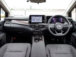 Nissan Aura 5