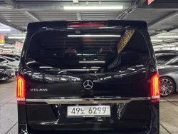 Mercedes-Benz V-Class 1