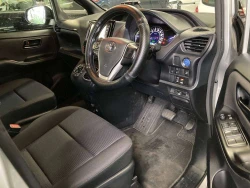 Toyota Noah Hybrid X 2021 5