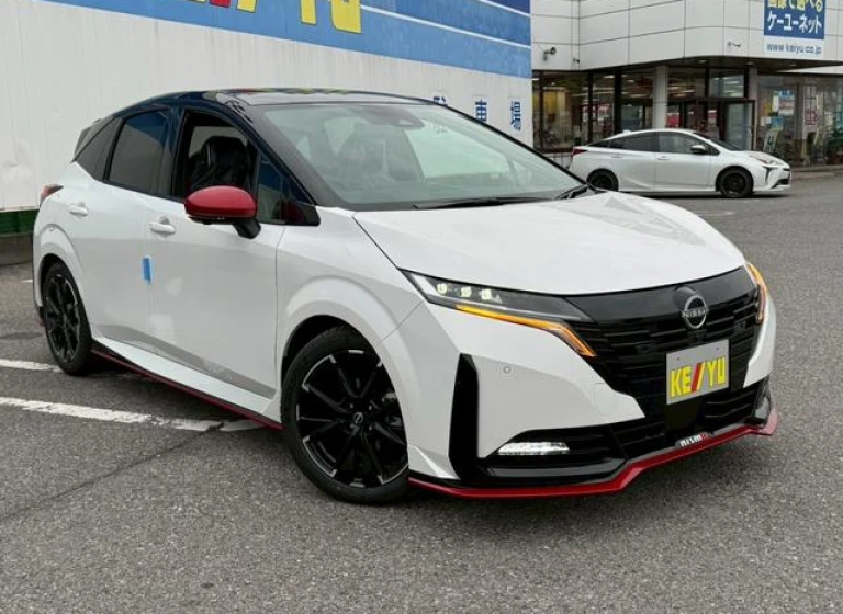 Nissan Aura