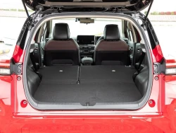 Nissan Aura 8