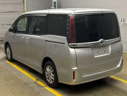 Toyota Noah Hybrid X 2021 2